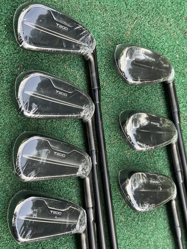 Titleist T200 Black Limited Edition Iron Set 4-PW AMT Black R300 Regular NEW!.